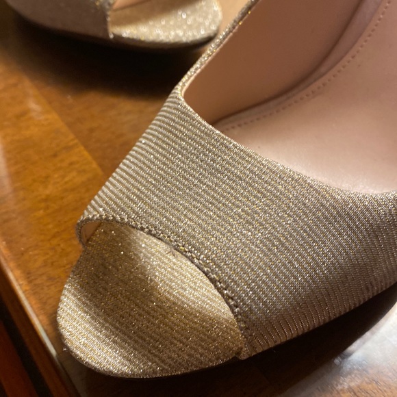 Nina dress shoes for going out! Weddings/New Years - or just because - Picture 2 of 2